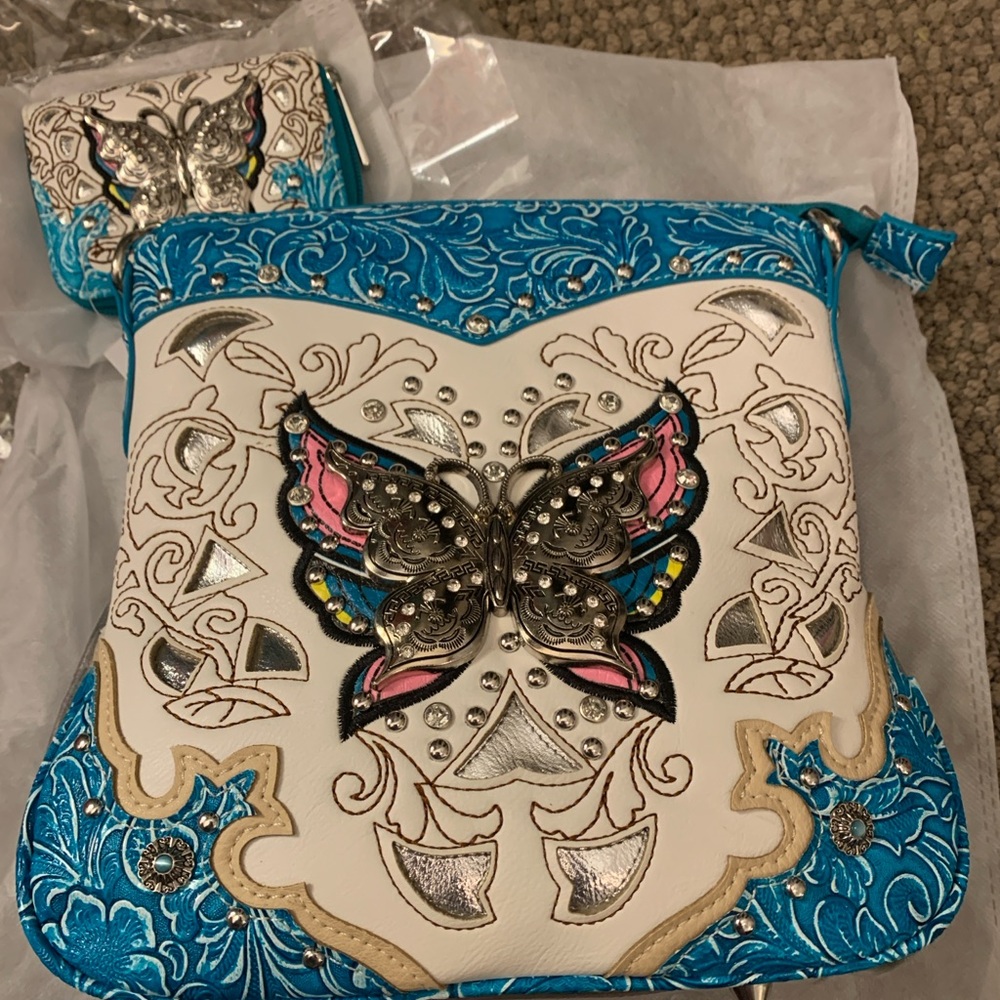 JUSTIN WEST BUTTERFLY CROSSBODY 
PURSE WITH MATCHING WALLET!
Beautiful!!